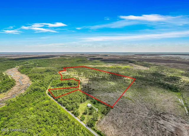 $96,460 | 4 Bayou Cumbest Road, Moss Point, MS 39562