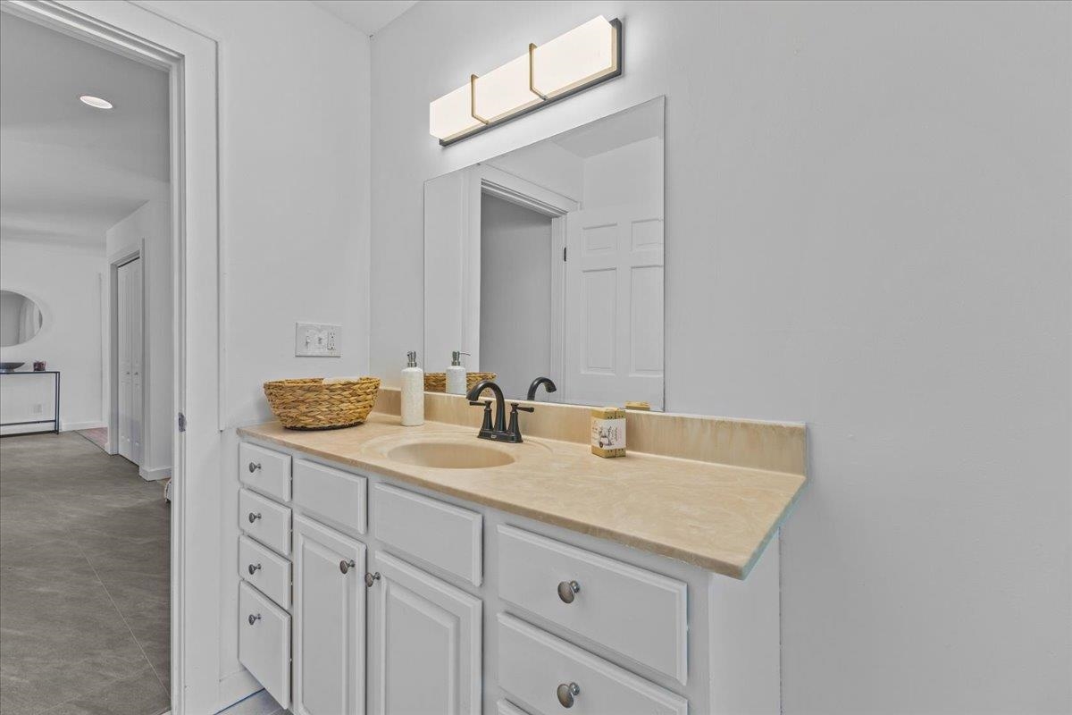 1142 Prindle Road Charlotte, VT 05445 - Photo 11 of 59 Gallery Image 11