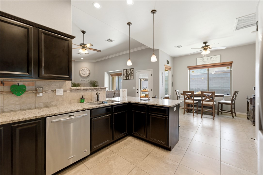 4204 North Stampede Road Kingman, AZ 86401 - Photo 8 of 36