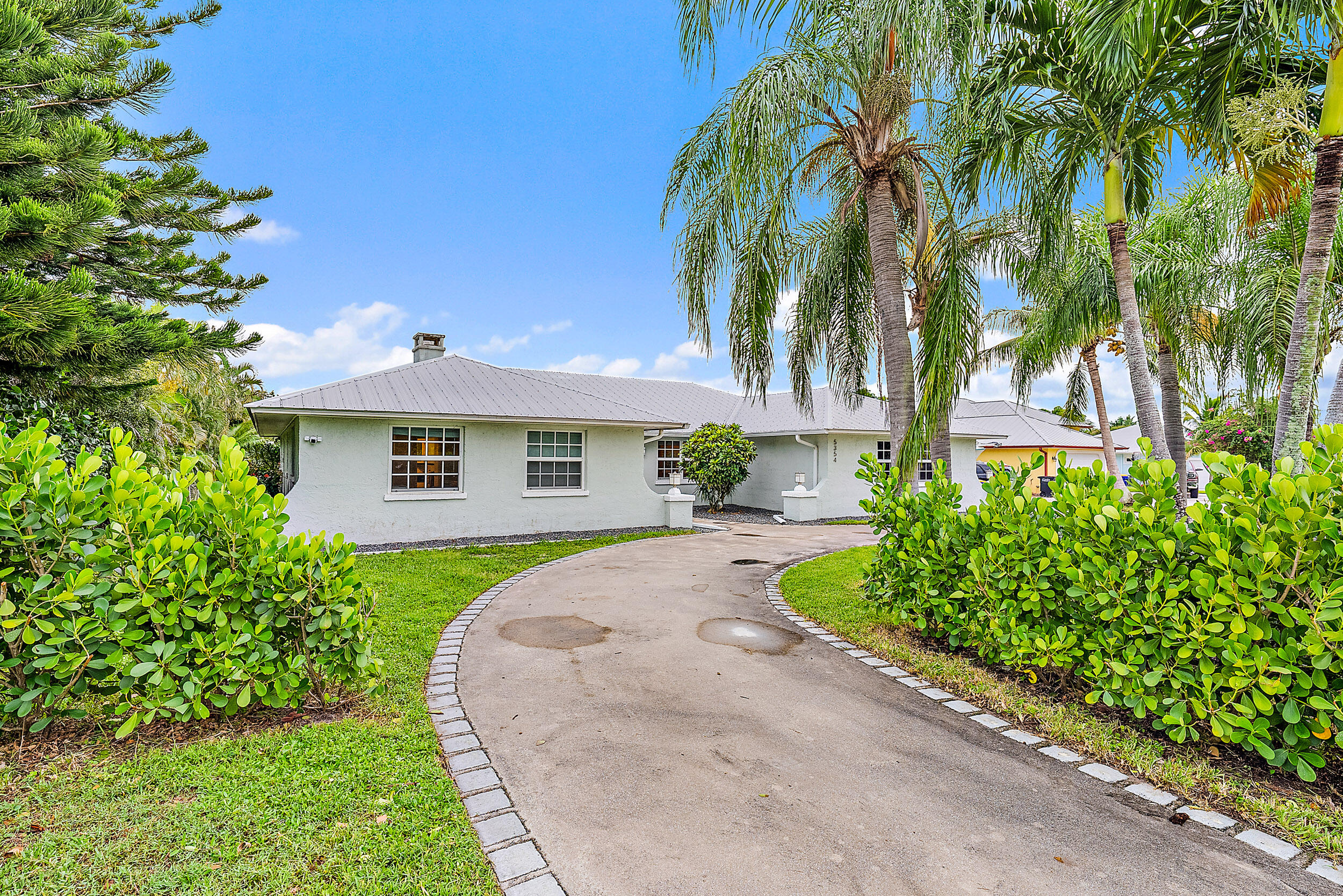 5354 Southeast Horseshoe Point Road Stuart, FL 34997 - Photo 17 of 38 BC084EA8-DC56-4844-A414-2E9841AC1C54