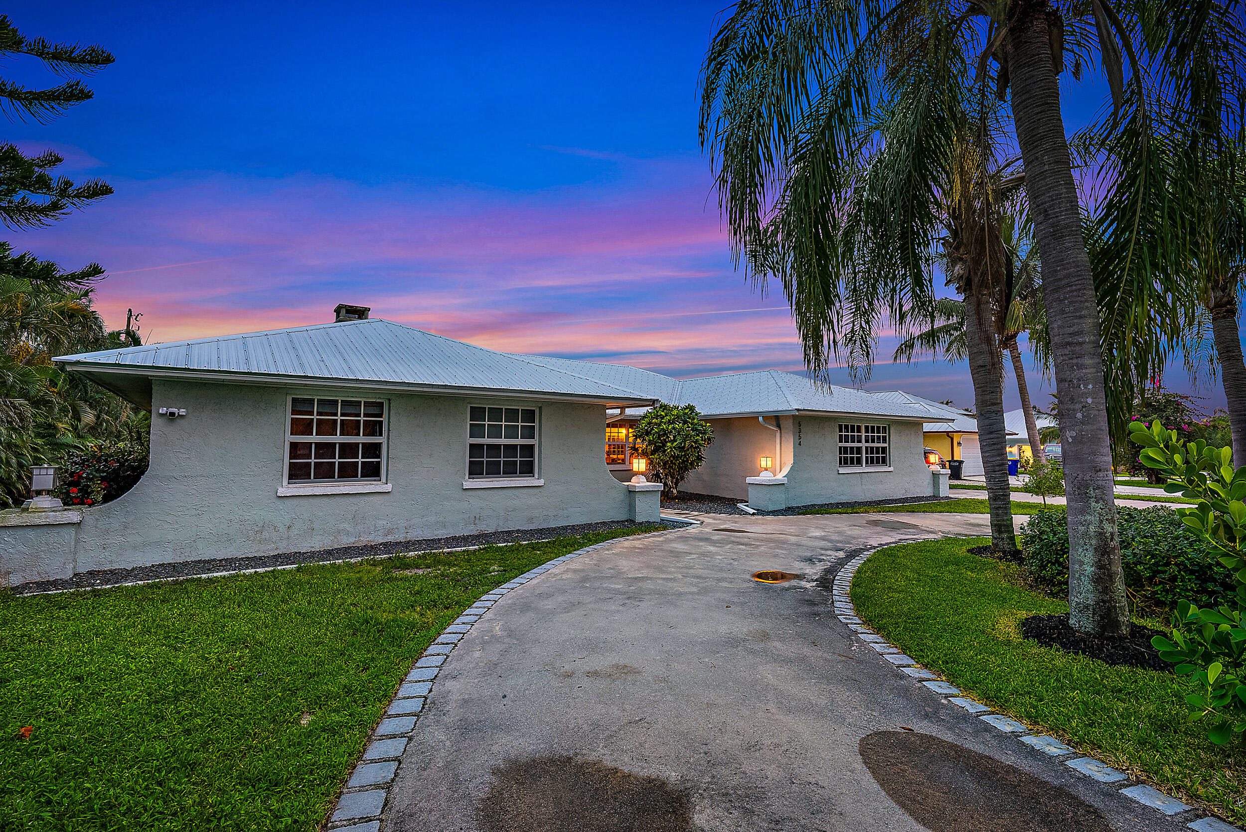 5354 Southeast Horseshoe Point Road Stuart, FL 34997 - Photo 2 of 38 BA044D75-E565-4137-A1A8-1CE5B97A0CB7