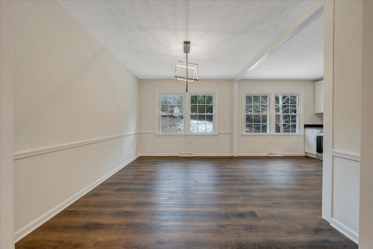3061 Green Ridge Road Roanoke, VA 24019 - Photo 11 of 39 09-MIB07983