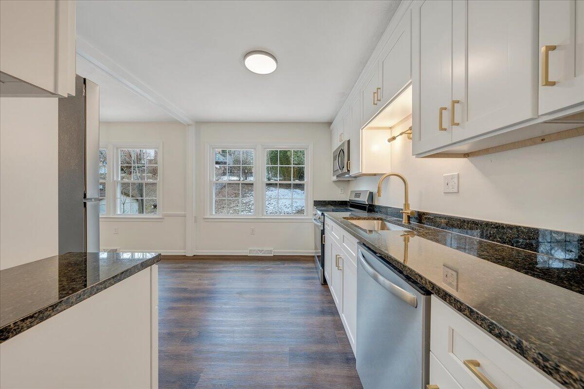 3061 Green Ridge Road Roanoke, VA 24019 - Photo 3 of 39 15-MIB07998