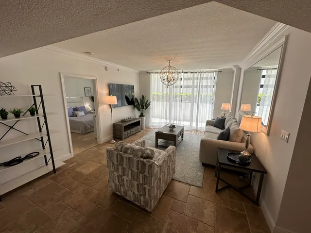 $4,800 | 1551 North Flagler Drive, Unit 515 (ANNUAL OR SEASONAL), West Palm Beach, FL 33401