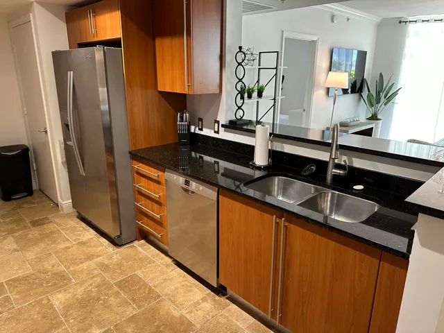 $4,800 | 1551 North Flagler Drive, Unit 515 (ANNUAL OR SEASONAL), West Palm Beach, FL 33401