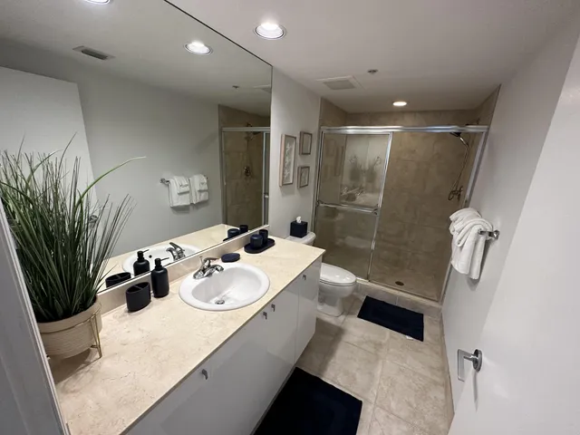 $4,800 | 1551 North Flagler Drive, Unit 515 (ANNUAL OR SEASONAL), West Palm Beach, FL 33401