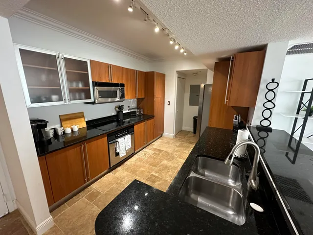 $4,800 | 1551 North Flagler Drive, Unit 515 (ANNUAL OR SEASONAL), West Palm Beach, FL 33401