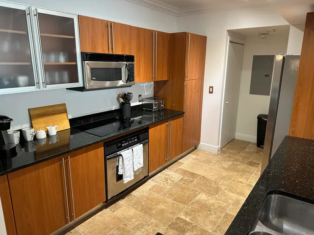 $4,800 | 1551 North Flagler Drive, Unit 515 (ANNUAL OR SEASONAL), West Palm Beach, FL 33401