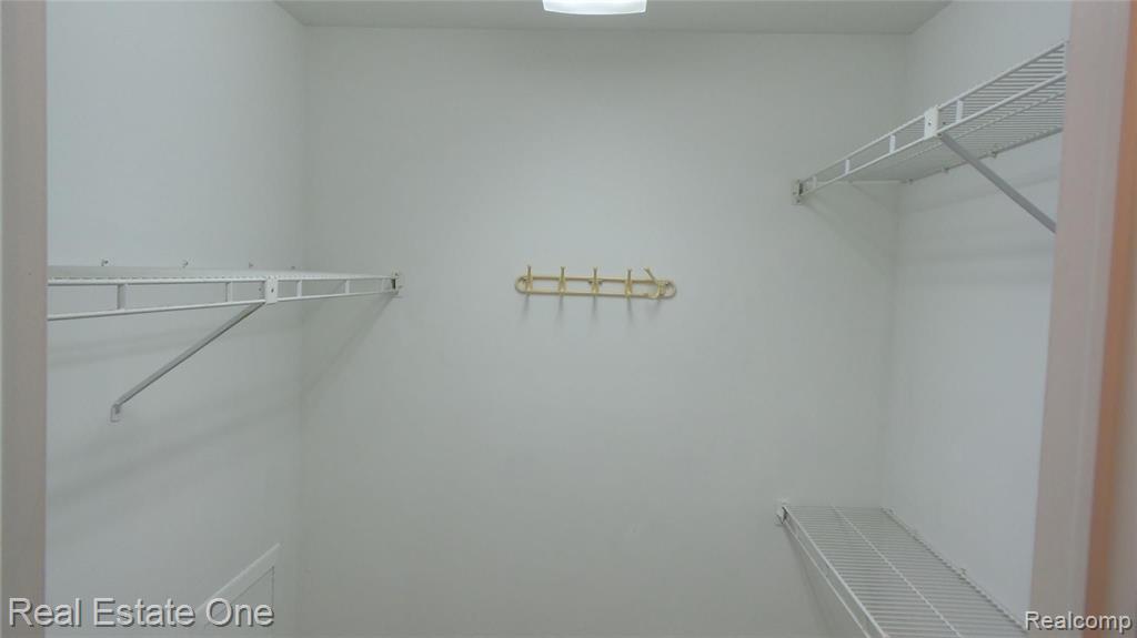 29535 Pine Ridge Circle, Unit 10 Farmington, MI 48331 - Photo 29 of 43