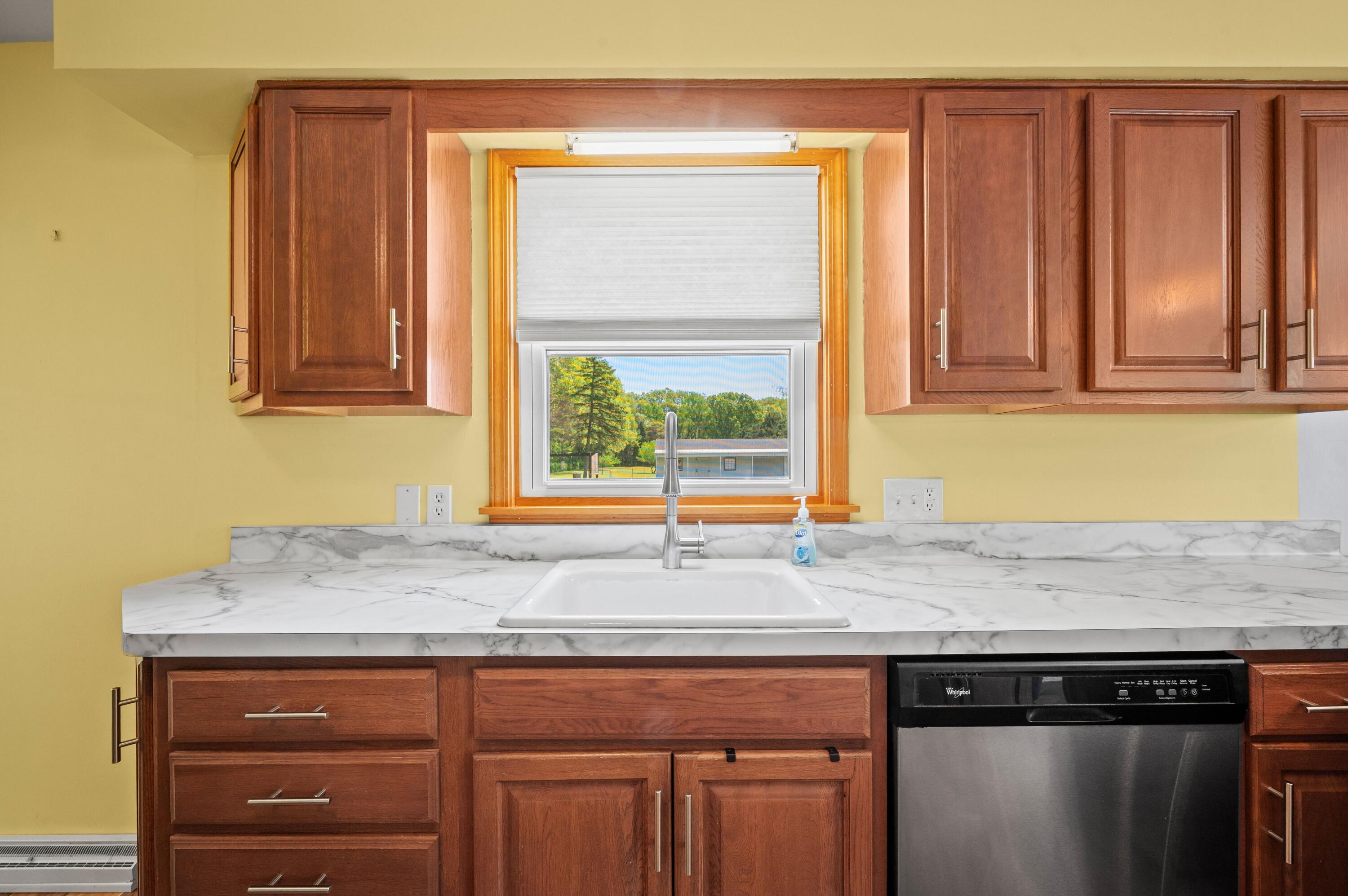 2225 Maple Path St. Joseph, MI 49085 - Photo 8 of 57 12DSC_5541