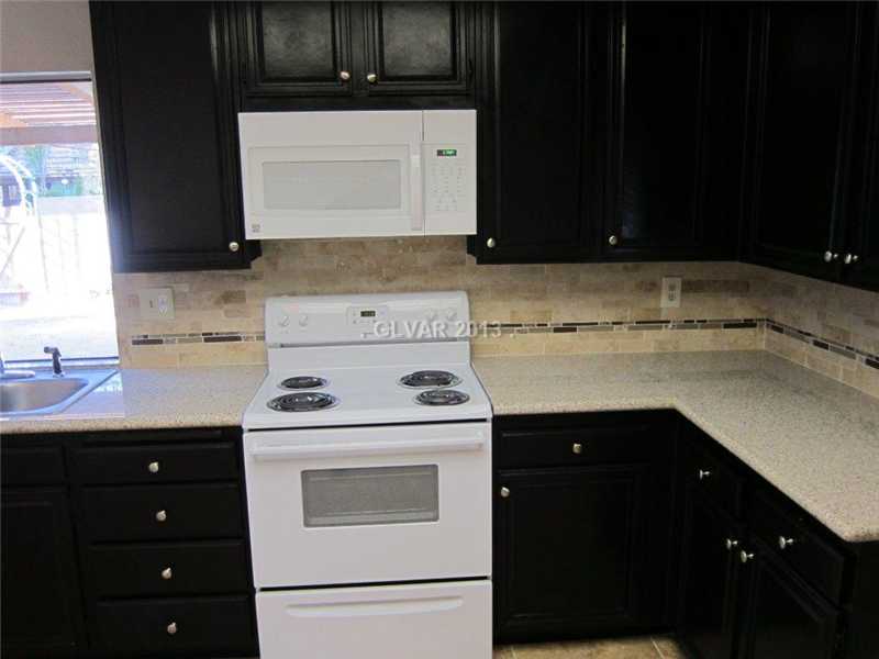 4723 Monaco Road Las Vegas, NV 89121 - Photo 13 of 27 Kitchen.