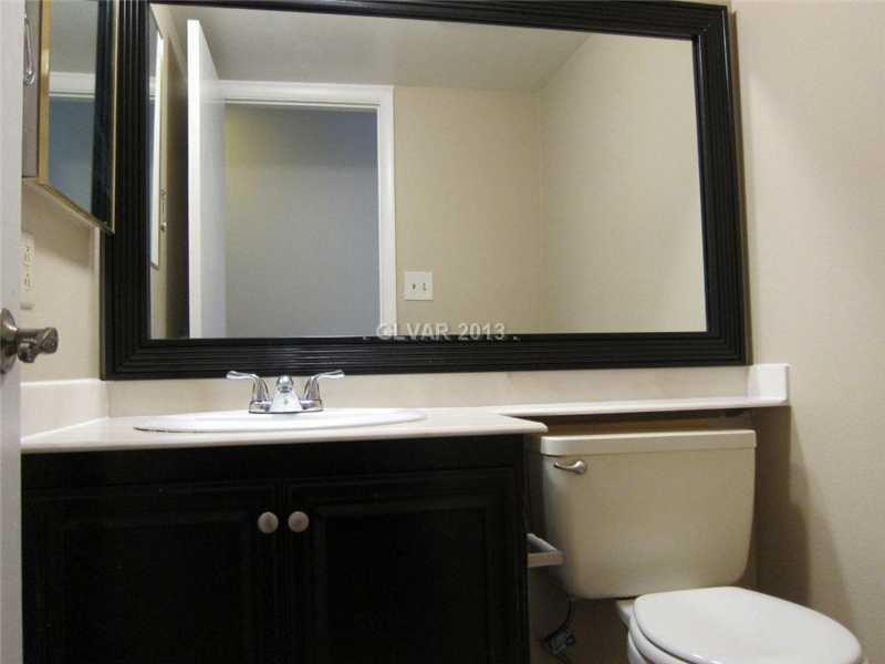 4723 Monaco Road Las Vegas, NV 89121 - Photo 16 of 27 Bathroom.
