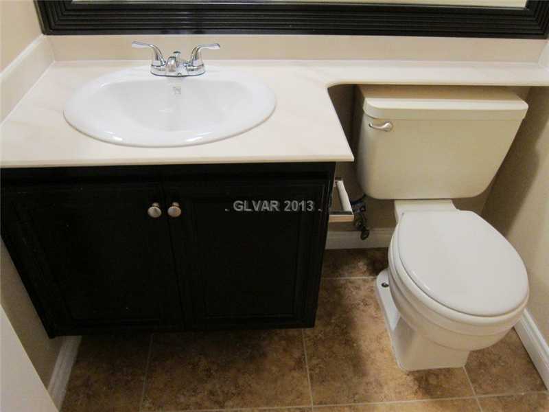 4723 Monaco Road Las Vegas, NV 89121 - Photo 17 of 27 Bathroom.
