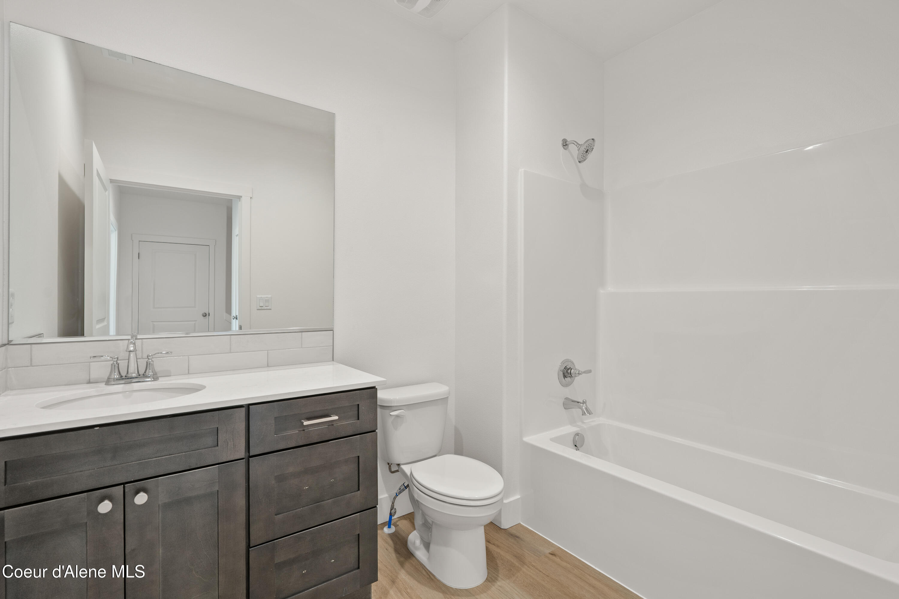 665 North Galbraith Loop Post Falls, ID 83854 - Photo 24 of 34 Main Bathroom