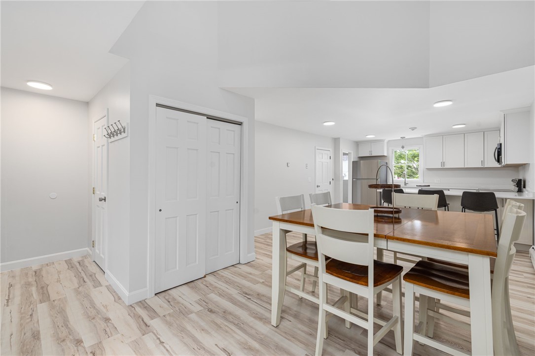 458 Thames Street, Unit B Newport, RI 02840 - Photo 12 of 39 Dining