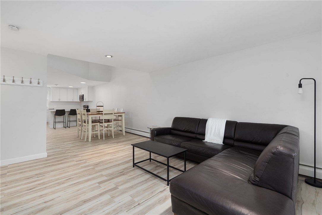 458 Thames Street, Unit B Newport, RI 02840 - Photo 15 of 39 Living/Dining