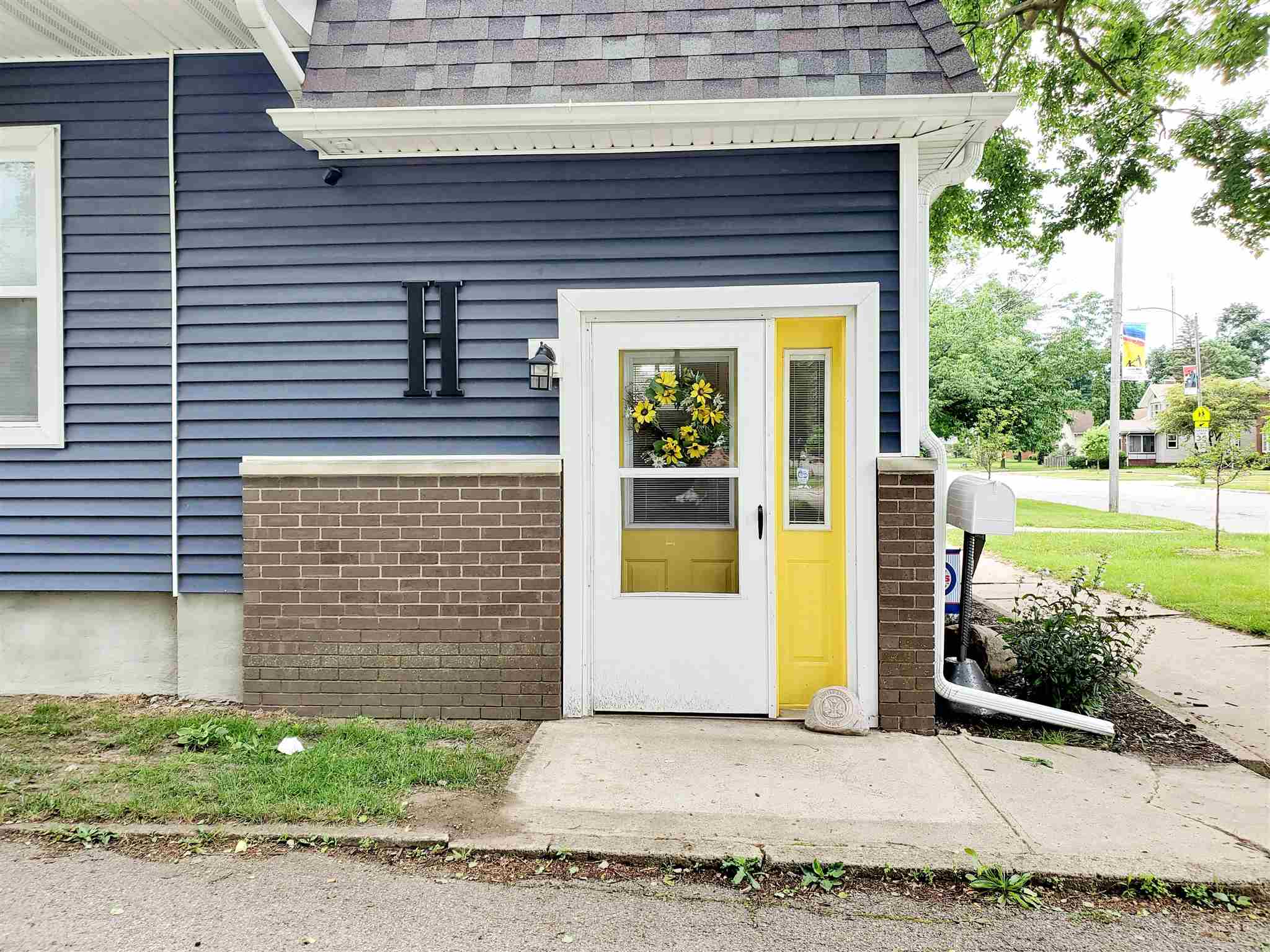 1117 Main Street Rochester, IN 46975 - Photo 2 of 28