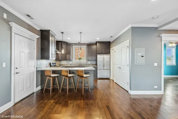 $3,650 | 927 West Agatite Avenue, Unit 4N, Chicago, IL 60640