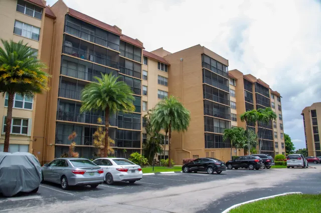 $138,000 | 3821 Environ Boulevard, Unit 203, Lauderhill, FL 33319