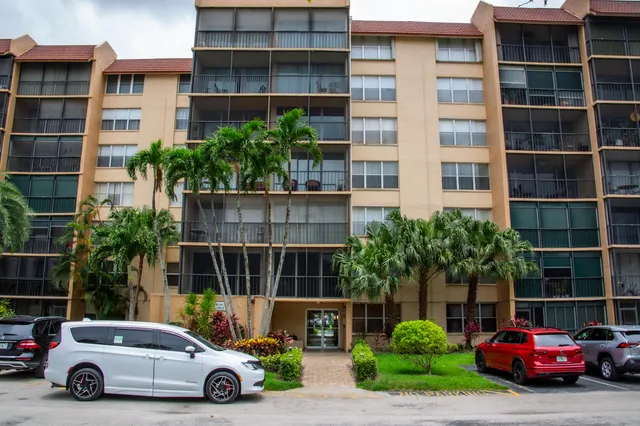 $138,000 | 3821 Environ Boulevard, Unit 203, Lauderhill, FL 33319