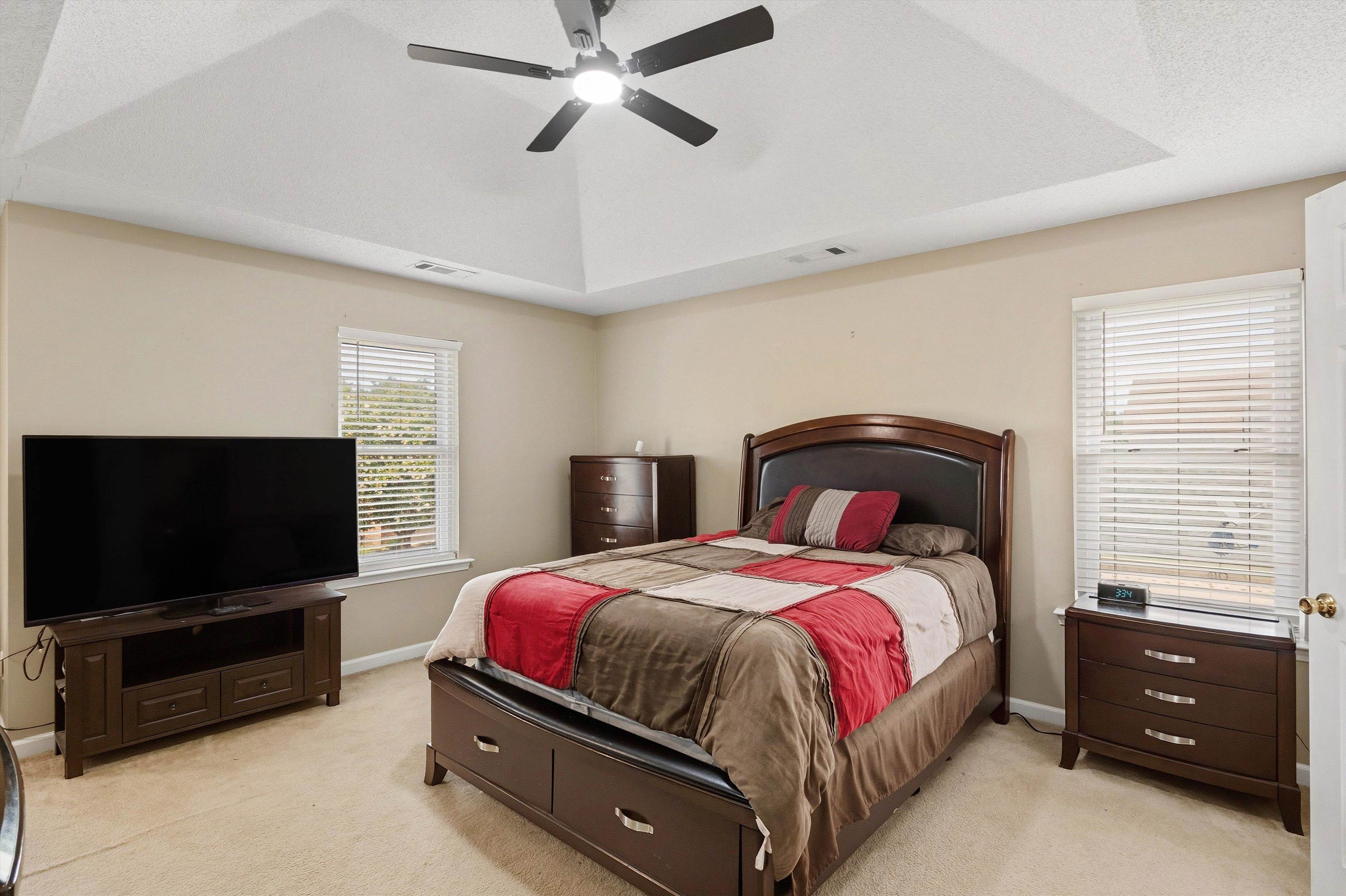 7779 Windy Willow Road Memphis, TN 38125 - Photo 13 of 30 Tray ceiling with a ceiling fan and recessed lighting