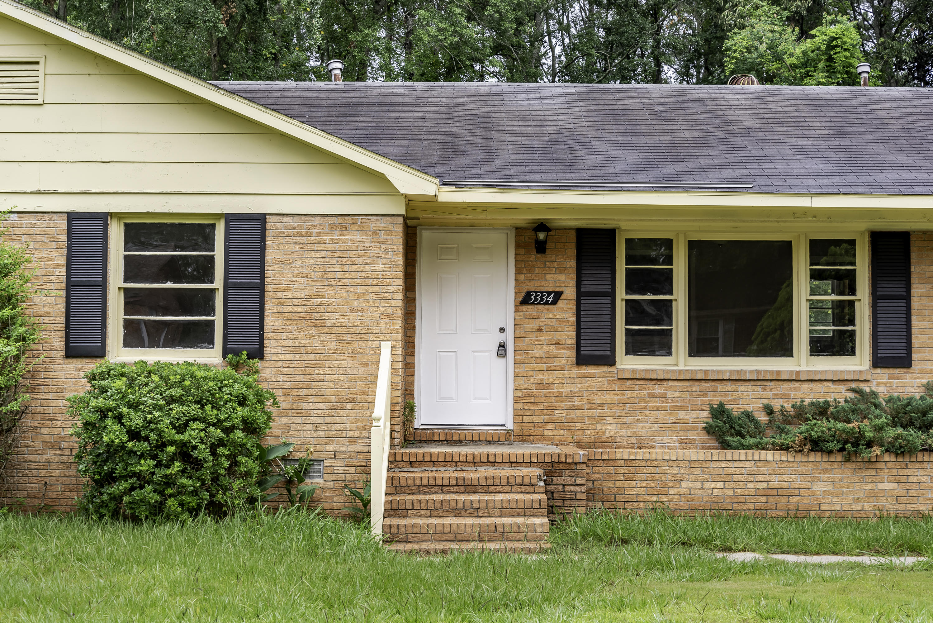 3334 Stoneybrook Road North Charleston, SC 29420 - Photo 4 of 24 3332 Stonybrook-3