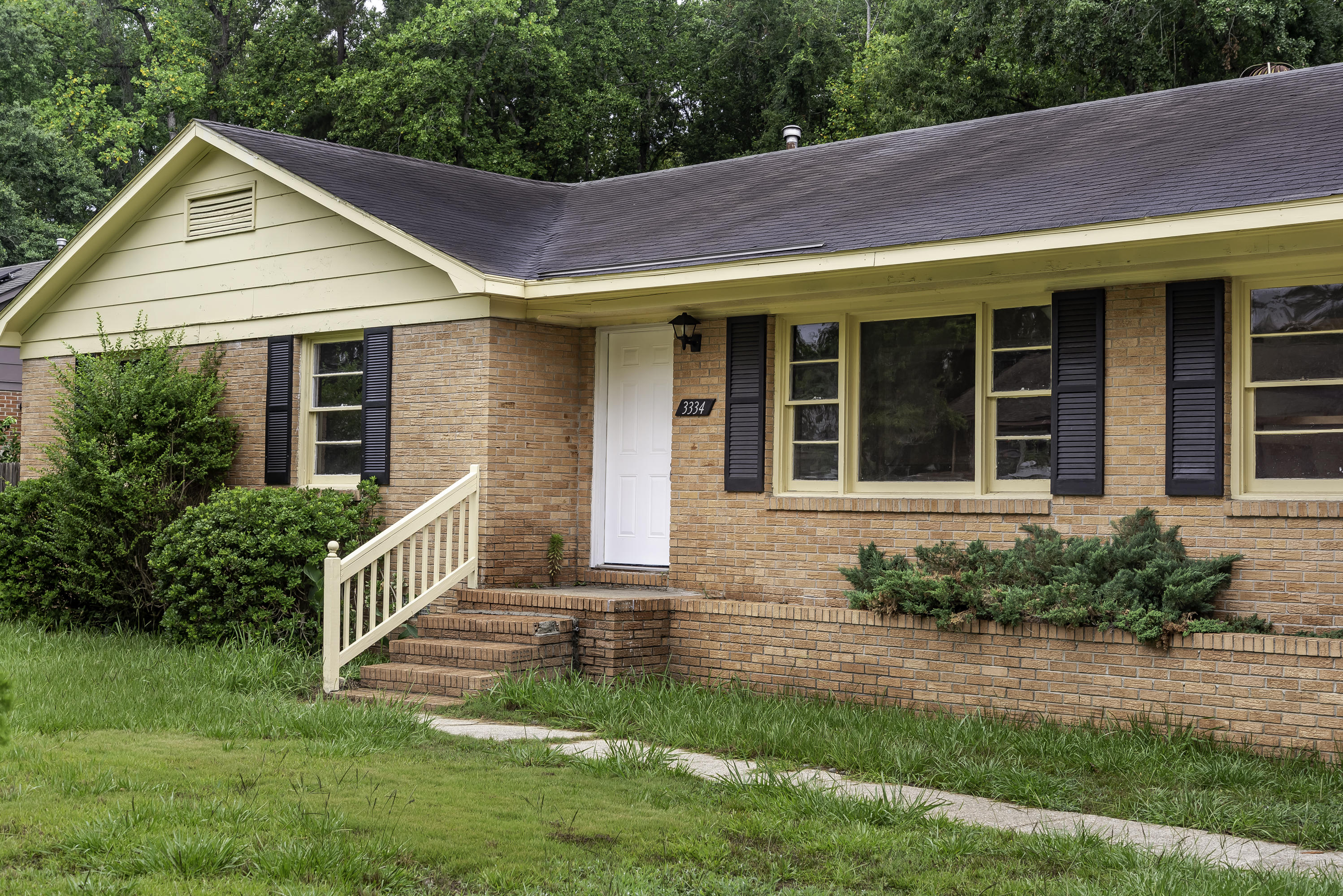 3334 Stoneybrook Road North Charleston, SC 29420 - Photo 5 of 24 3332 Stonybrook-4
