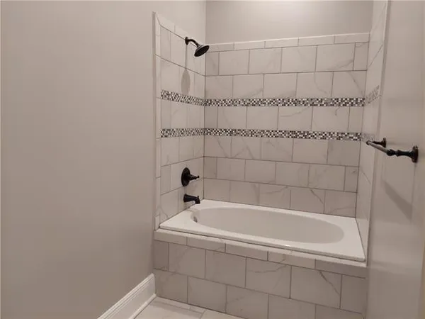 $5,000 | 6756 Pontchartrain Boulevard, New Orleans, LA 70124