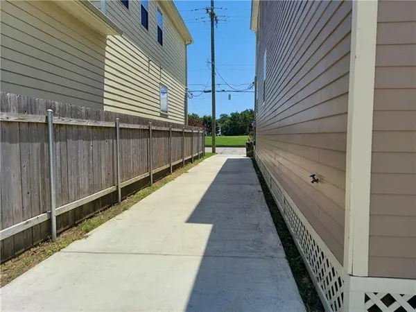 $5,000 | 6756 Pontchartrain Boulevard, New Orleans, LA 70124