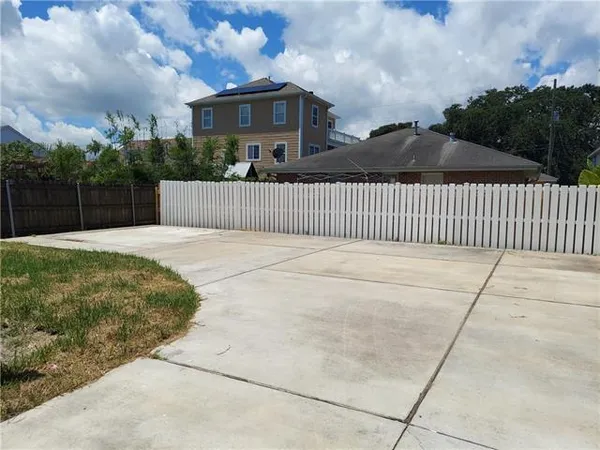 $5,000 | 6756 Pontchartrain Boulevard, New Orleans, LA 70124