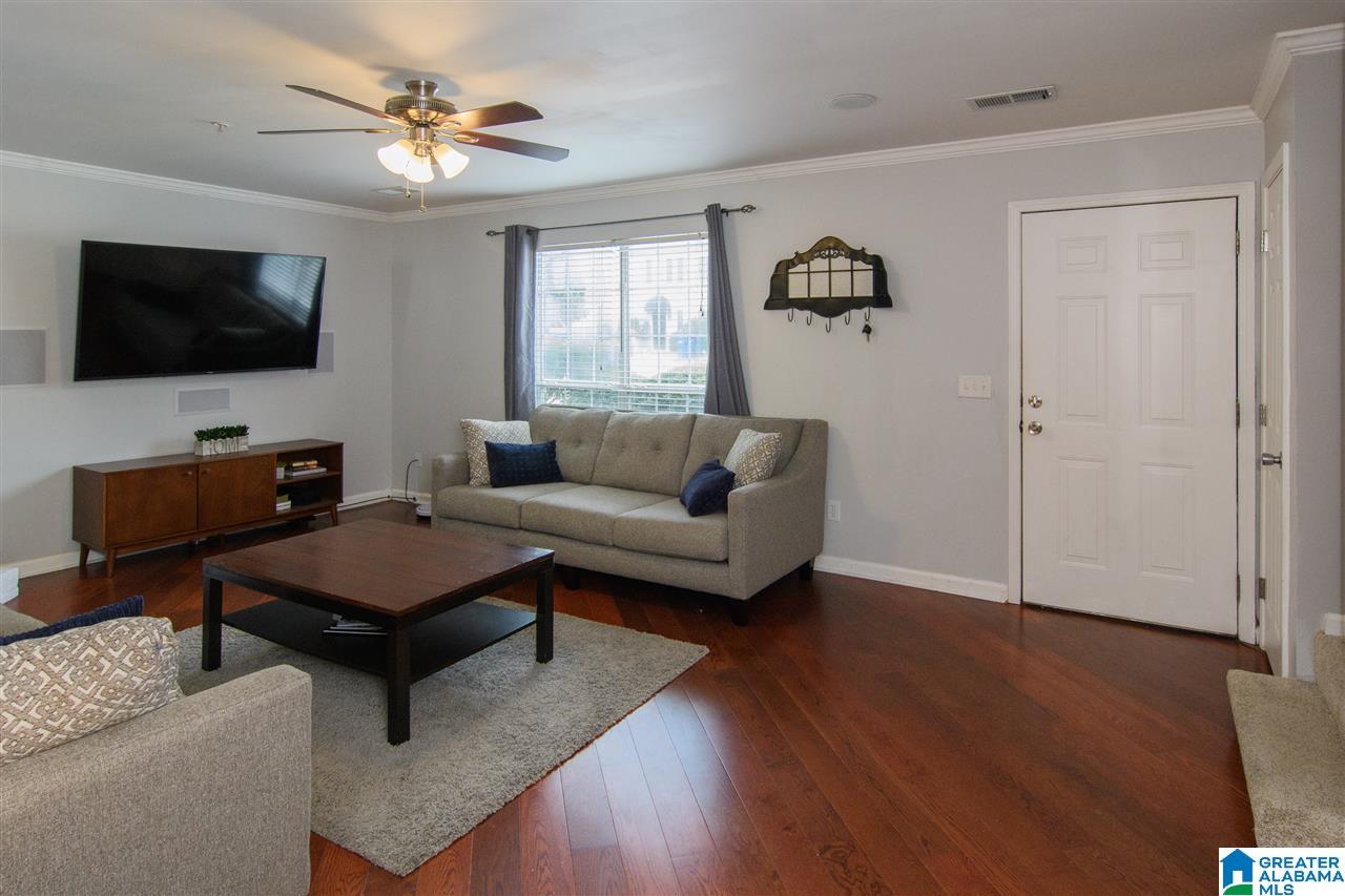 214 Willow Point Circle Alabaster, AL 35007 - Photo 4 of 33