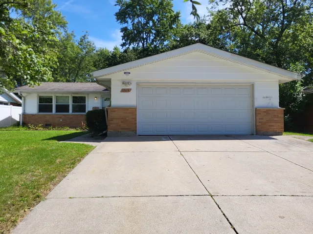 $215,000 | 17113 Elm Drive, Hazel Crest, IL 60429