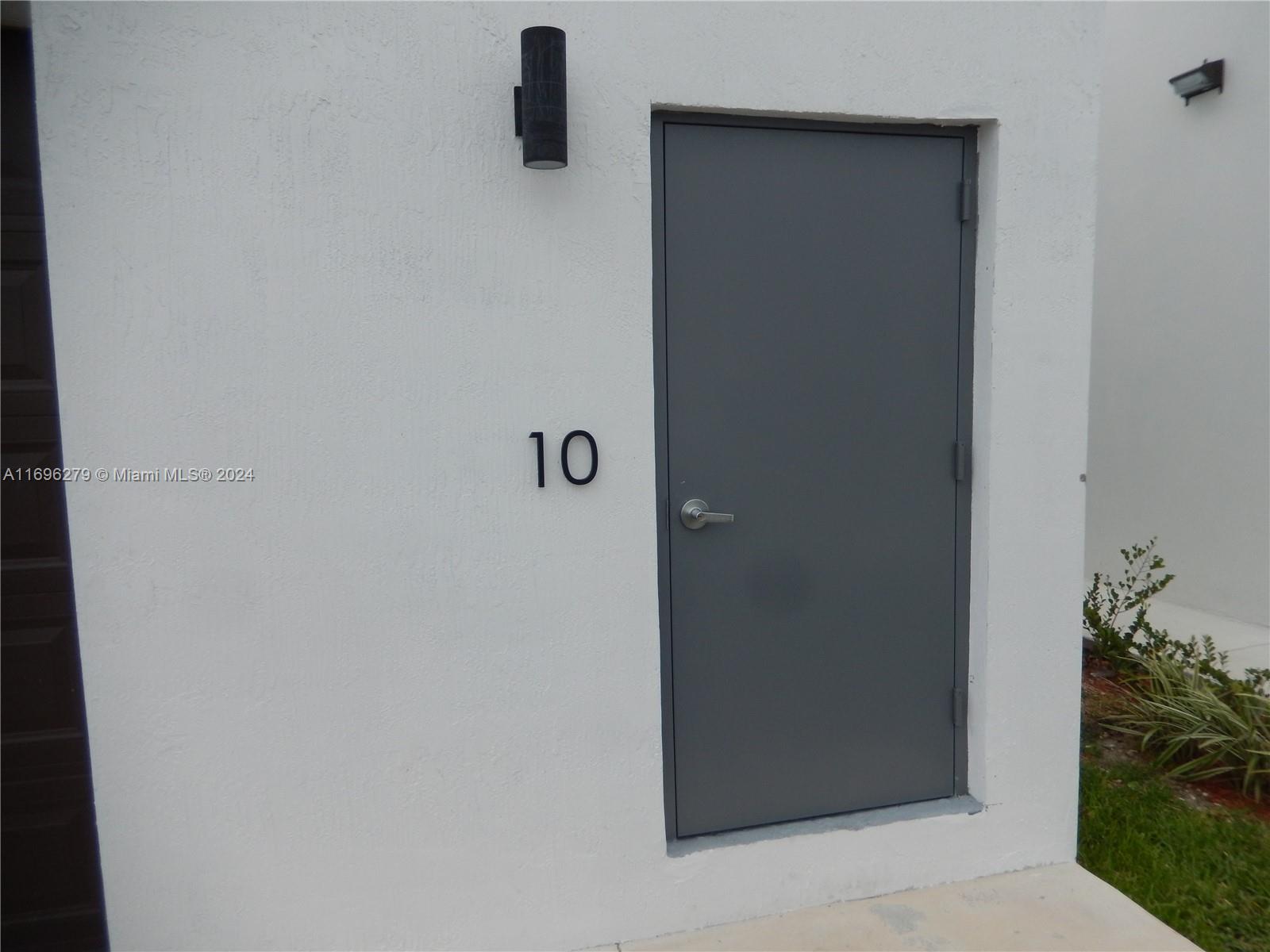 16955 Southwest 100th Avenue, Unit 10 Miami, FL 33157 - Photo 2 of 18