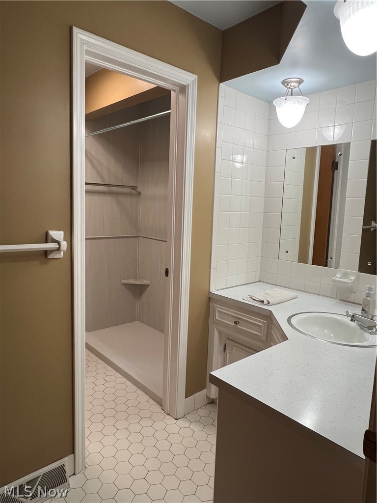 842 Shields Road Youngstown, OH 44511 - Photo 28 of 39