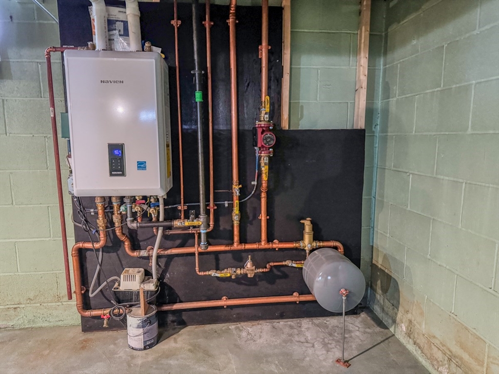 74 Petty Plain Road Greenfield, MA 01301 - Photo 24 of 42 a room with gym equipment