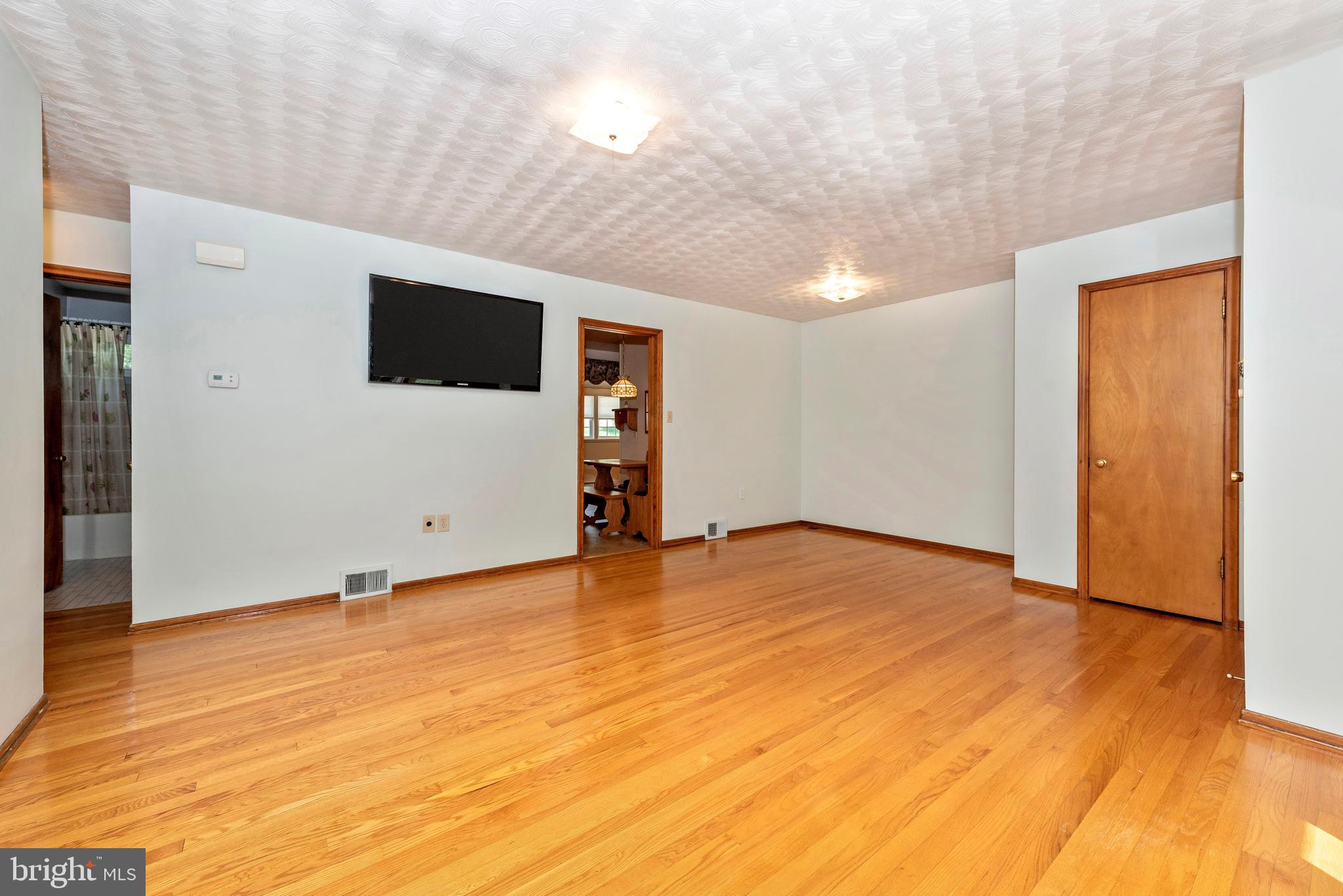 6434 Mt Phillip Road Frederick, MD 21703 - Photo 11 of 63