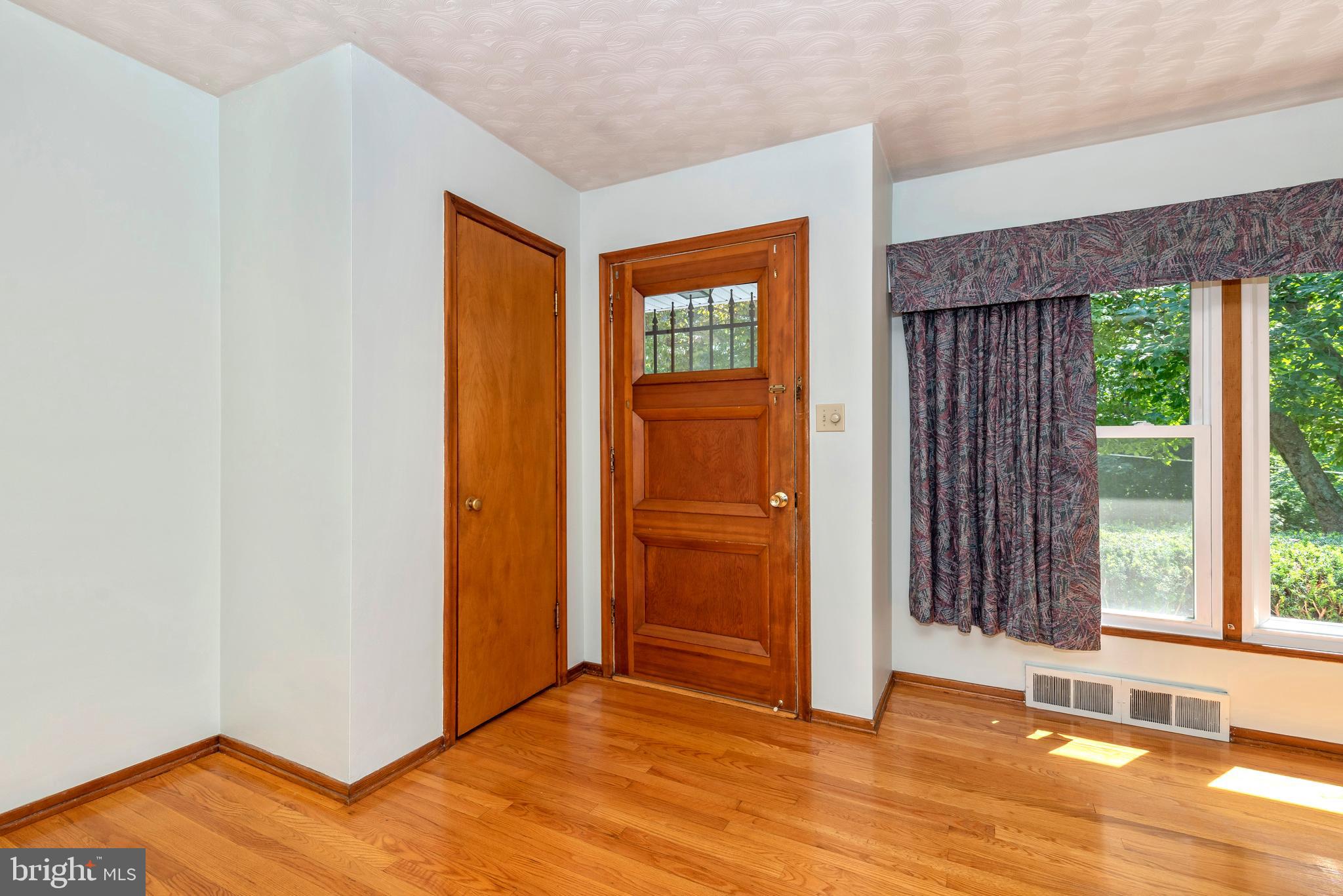 6434 Mt Phillip Road Frederick, MD 21703 - Photo 3 of 63
