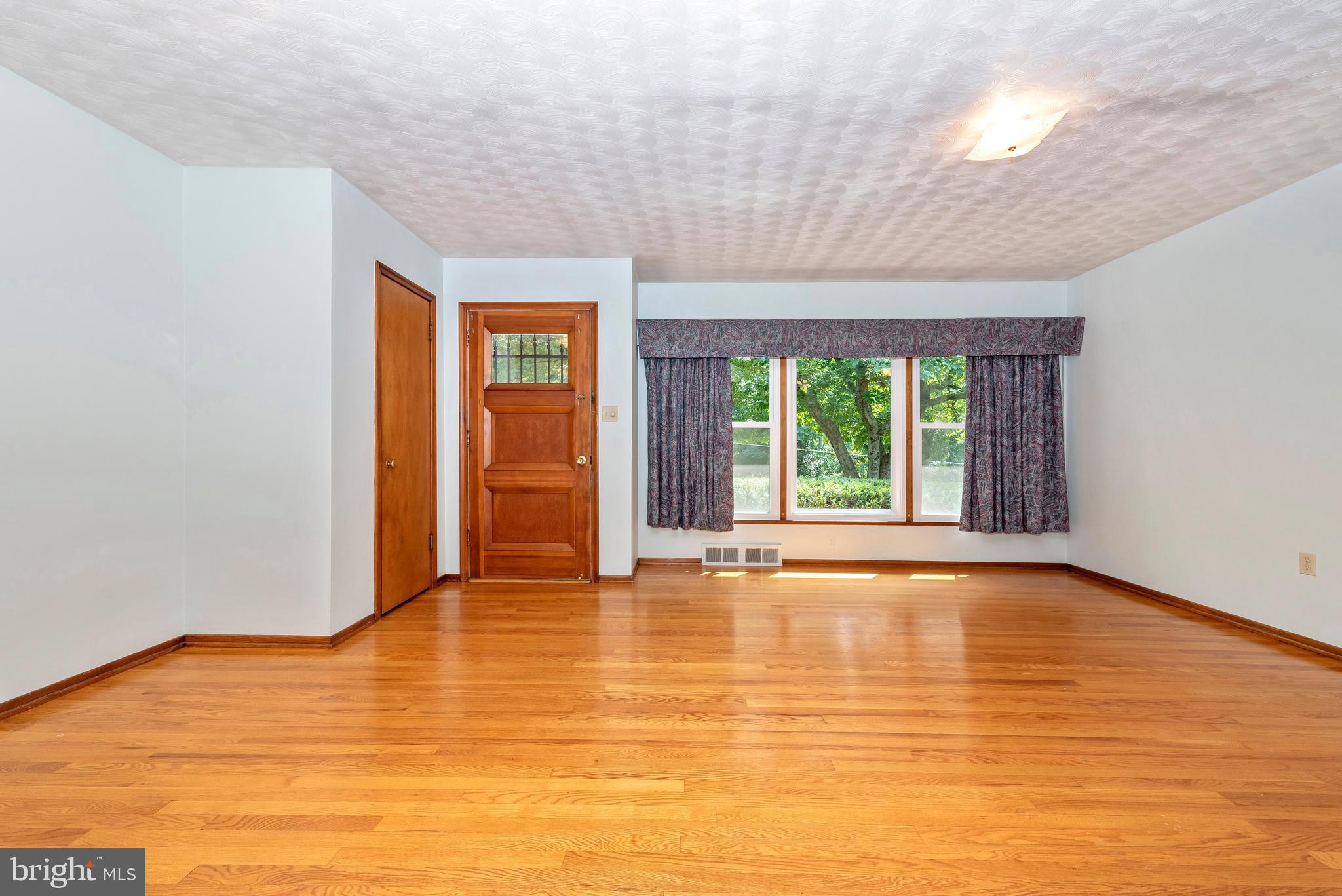 6434 Mt Phillip Road Frederick, MD 21703 - Photo 6 of 63