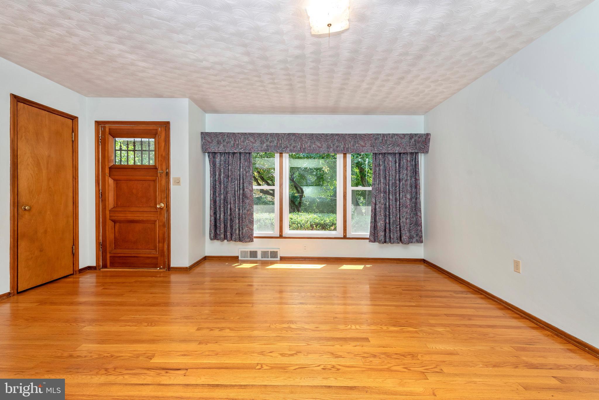 6434 Mt Phillip Road Frederick, MD 21703 - Photo 7 of 63