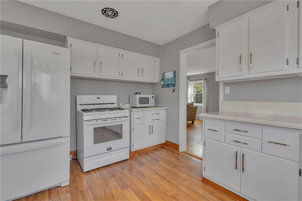 2893 Brodhead Road Aliquippa, PA 15001 - Photo 12 of 40