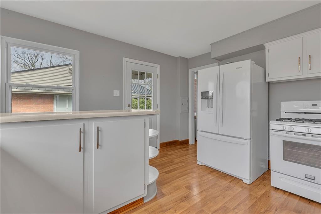 2893 Brodhead Road Aliquippa, PA 15001 - Photo 14 of 40