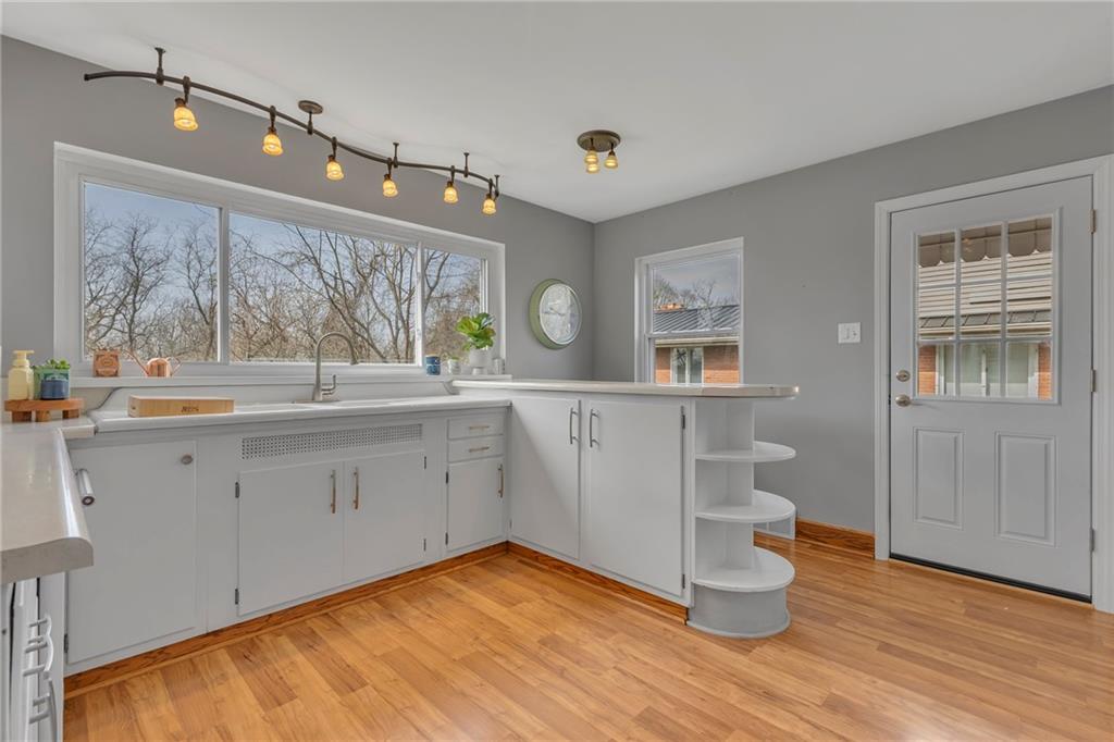 2893 Brodhead Road Aliquippa, PA 15001 - Photo 15 of 40