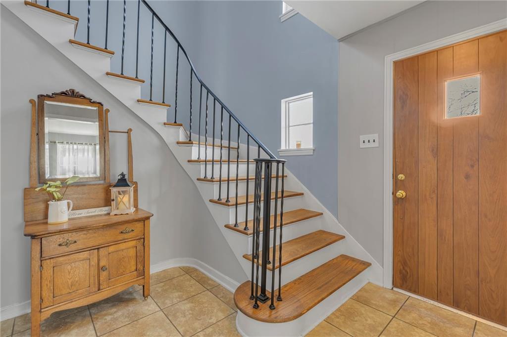 2893 Brodhead Road Aliquippa, PA 15001 - Photo 2 of 40