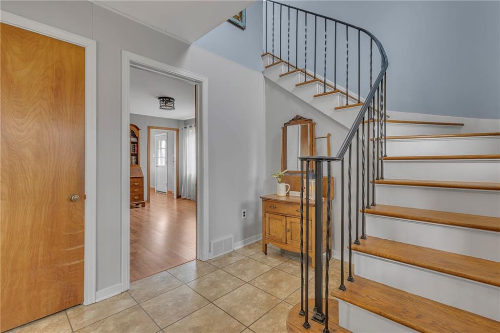 2893 Brodhead Road Aliquippa, PA 15001 - Photo 3 of 40