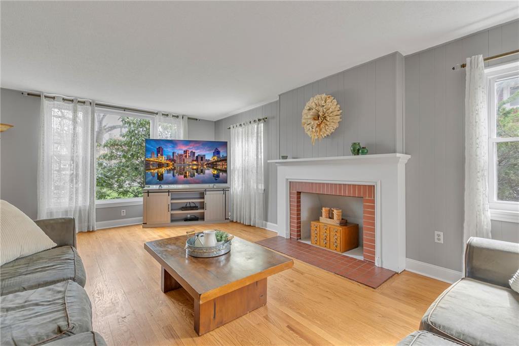 2893 Brodhead Road Aliquippa, PA 15001 - Photo 5 of 40