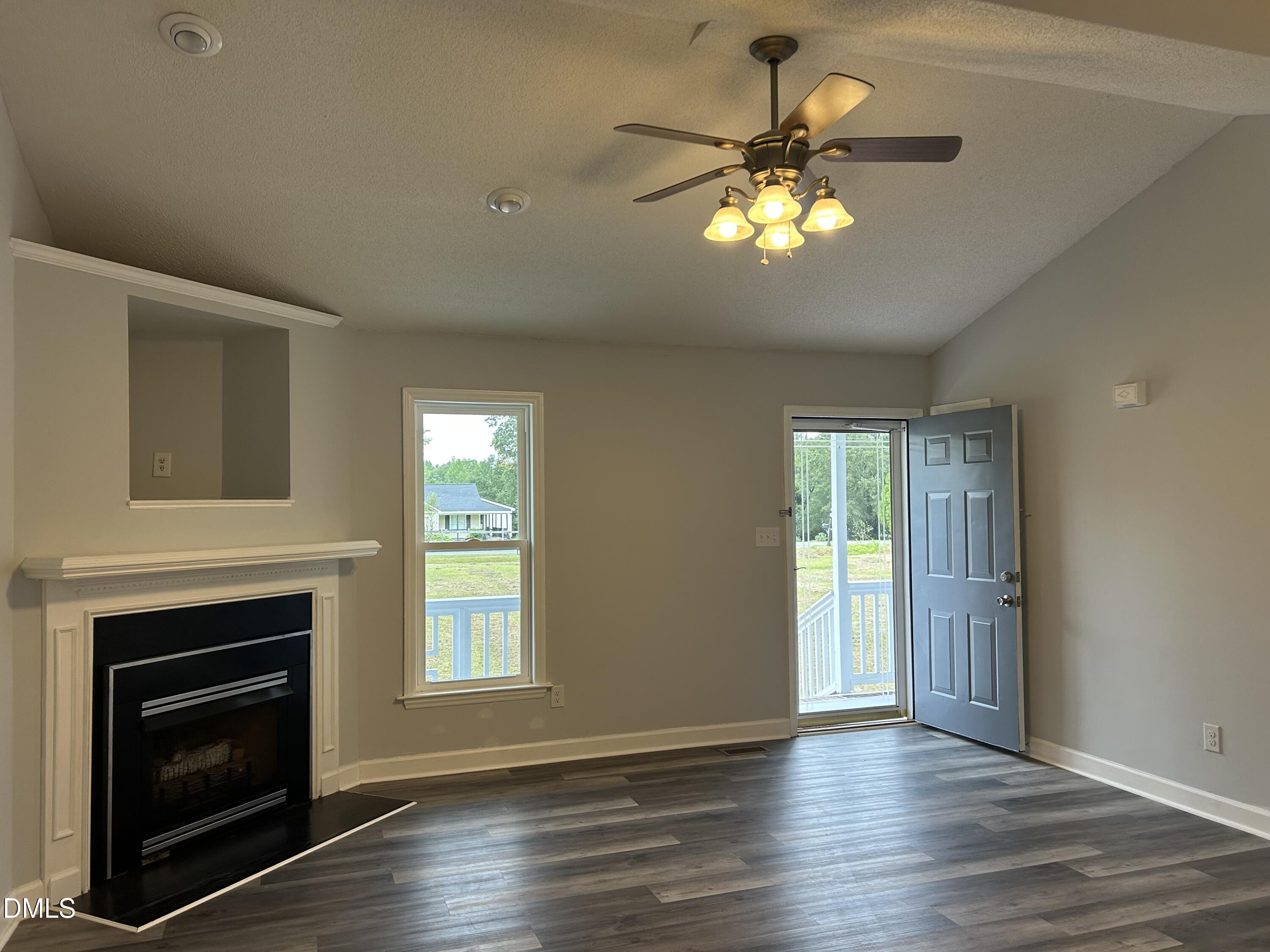 387 North Pleasant Coates Road Benson, NC 27504 - Photo 4 of 40 IMG_1298