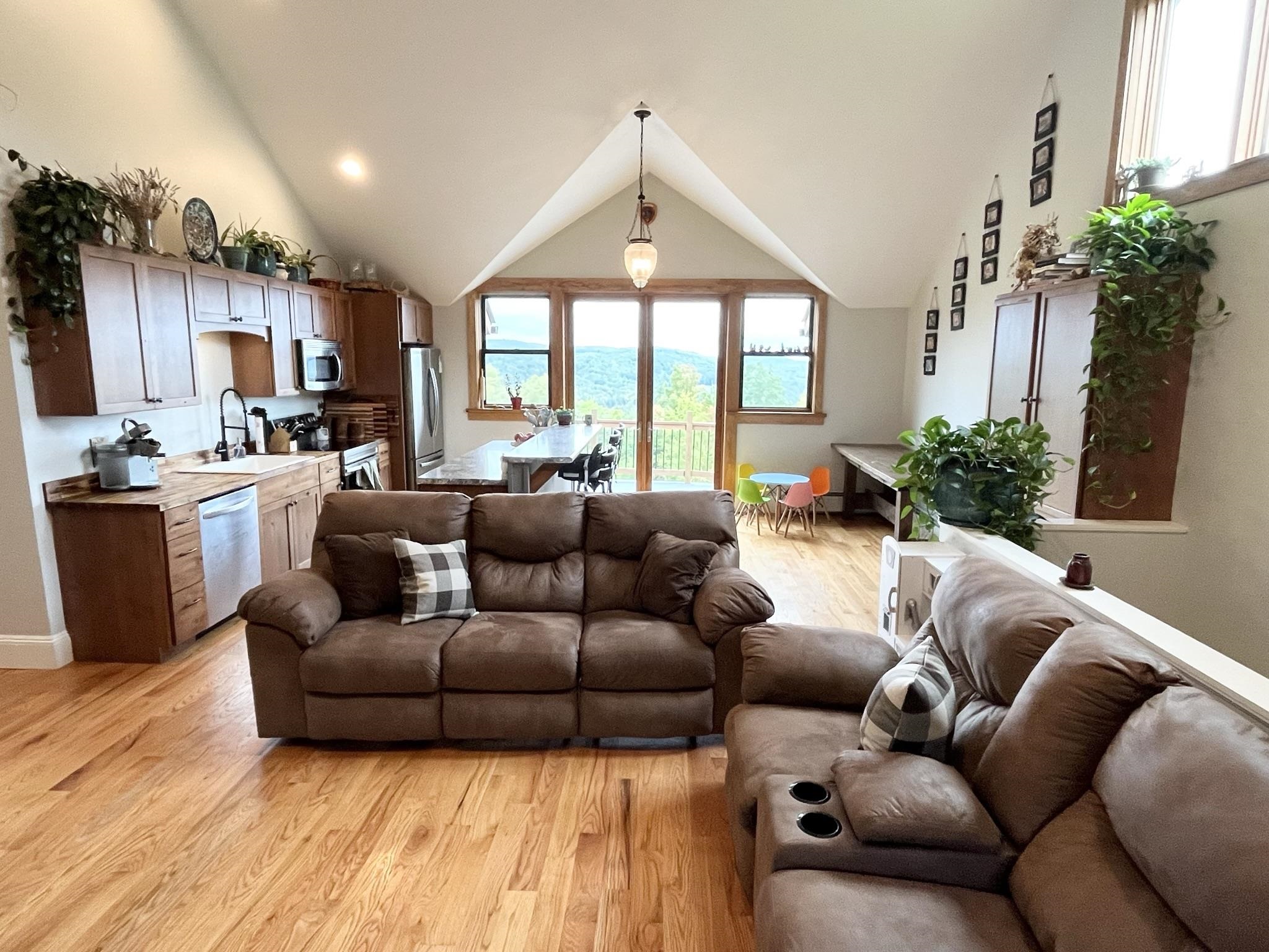 637 Dexter Mountain Road Glover, VT 05839 - Photo 4 of 33