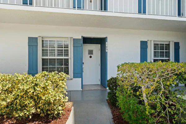 $385,000 | 1864 Southwest Palm City Road, Unit 103, Stuart, FL 34994