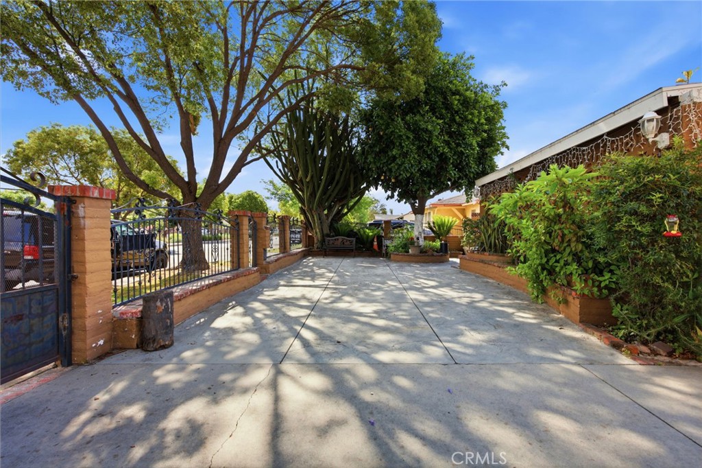 13054 Amar Road Baldwin Park, CA 91706 - Photo 7 of 52