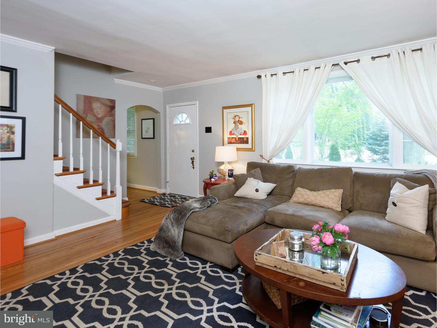 365 Old Eagle School Road Wayne, PA 19087 - Photo 6 of 19 Living Room